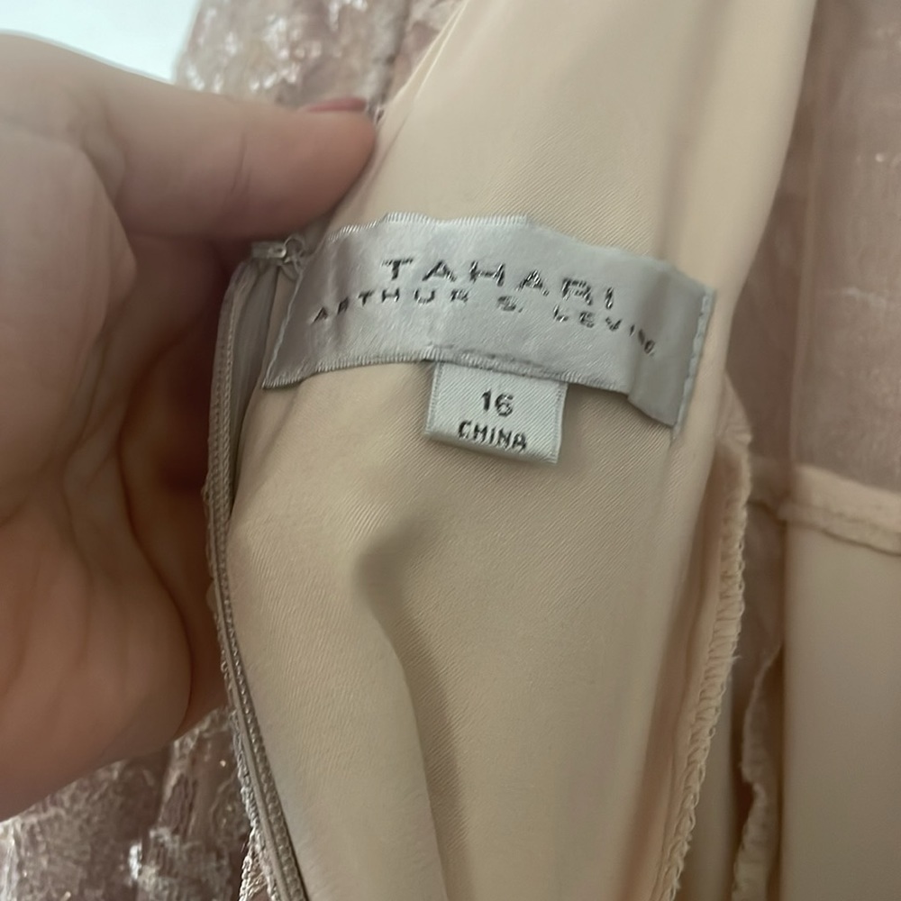 NWOT Tahari Embellished Lace Dress Size 16 - Picture 11 of 14